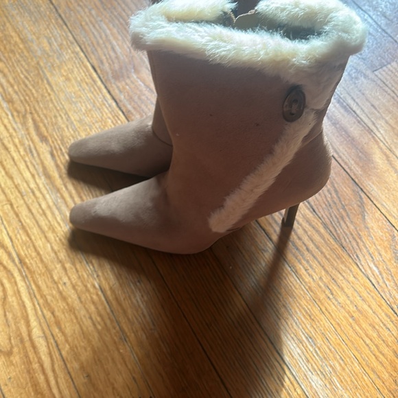 Never worn not in box great mid calf boots - Picture 3 of 6